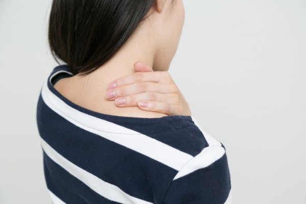 肩甲骨を活性化させる方法とは？肩甲骨のしくみや症状の原因と対策紹介サムネイル